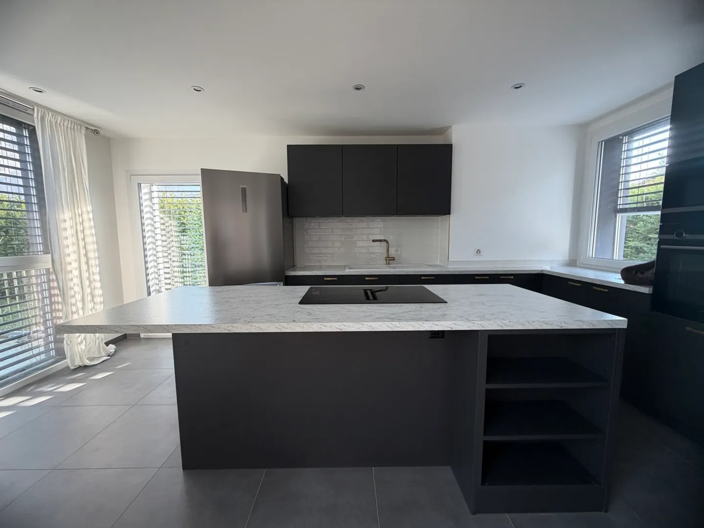 Élégante Villa Contemporaine - Photo 3 sur 15