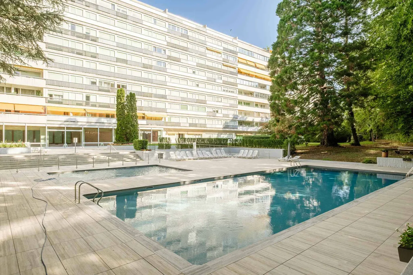Beautiful 4-room crossing apartment located in La Gradelle - Photo 1 of 7