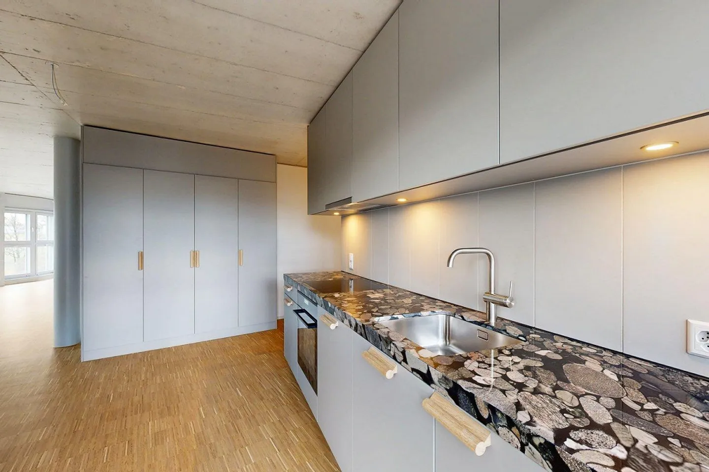 DESIGN & SKYLINE: First Rental "SPHINX" - Photo 1 of 6