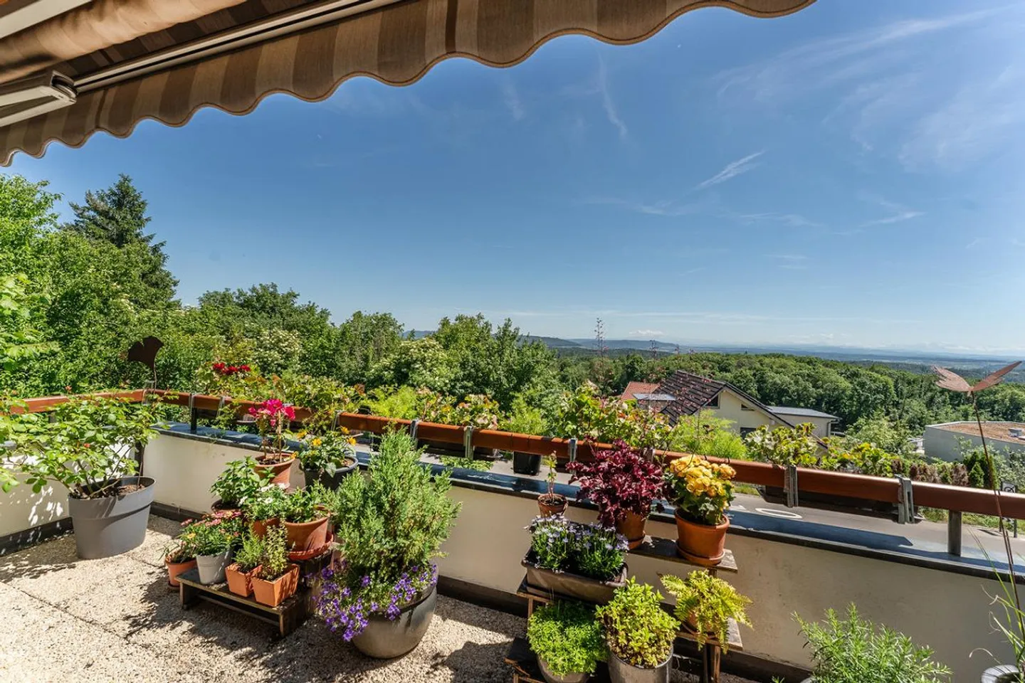 Casa a schiera con molto fascino e bella vista - Foto 3 di 11