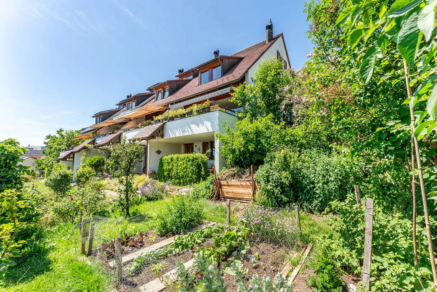 Casa a schiera con molto fascino e bella vista - Foto 1 di 11