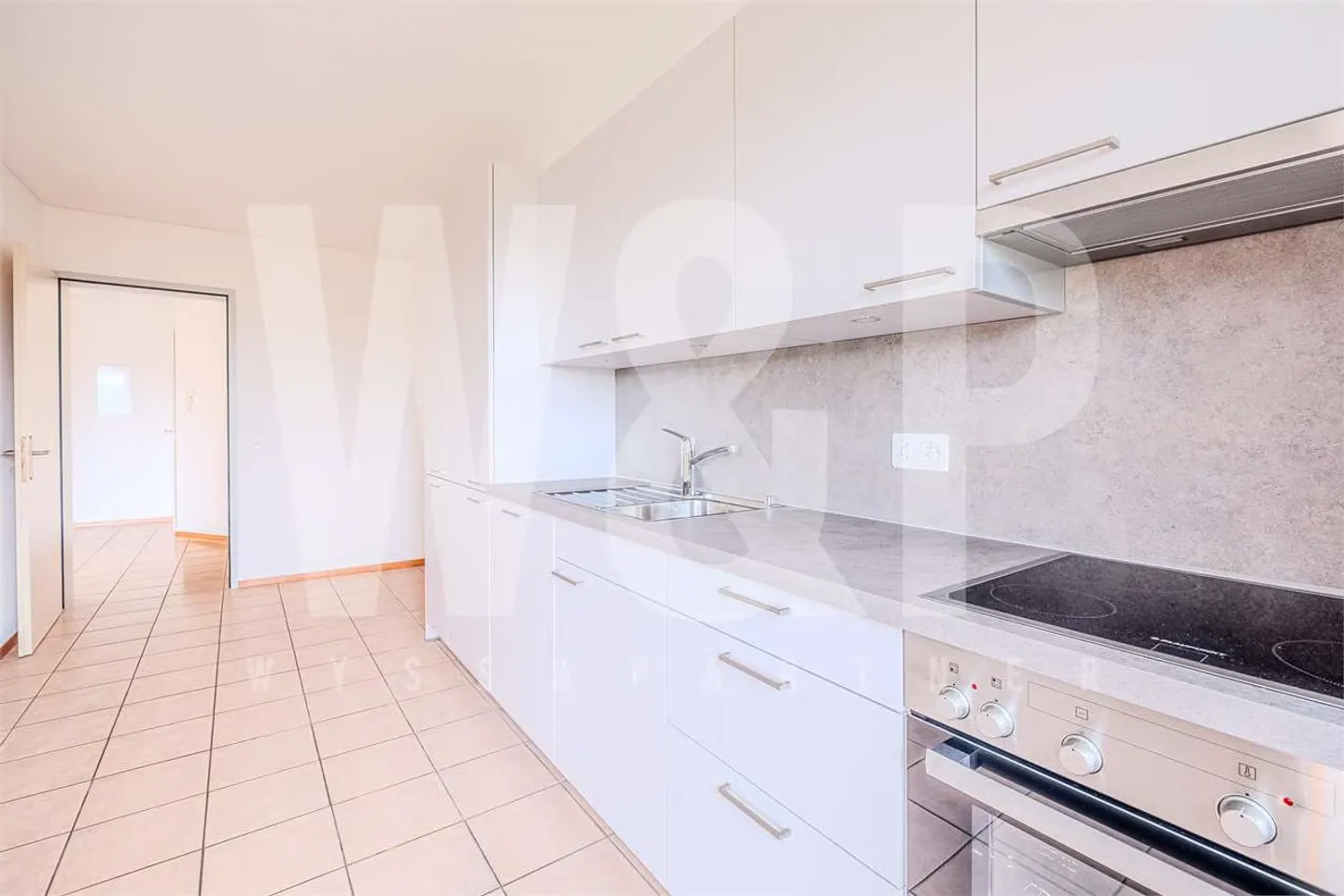 Bright 3.5-room apartment with terrace and parking - up to 3 months free - Photo 4 of 13