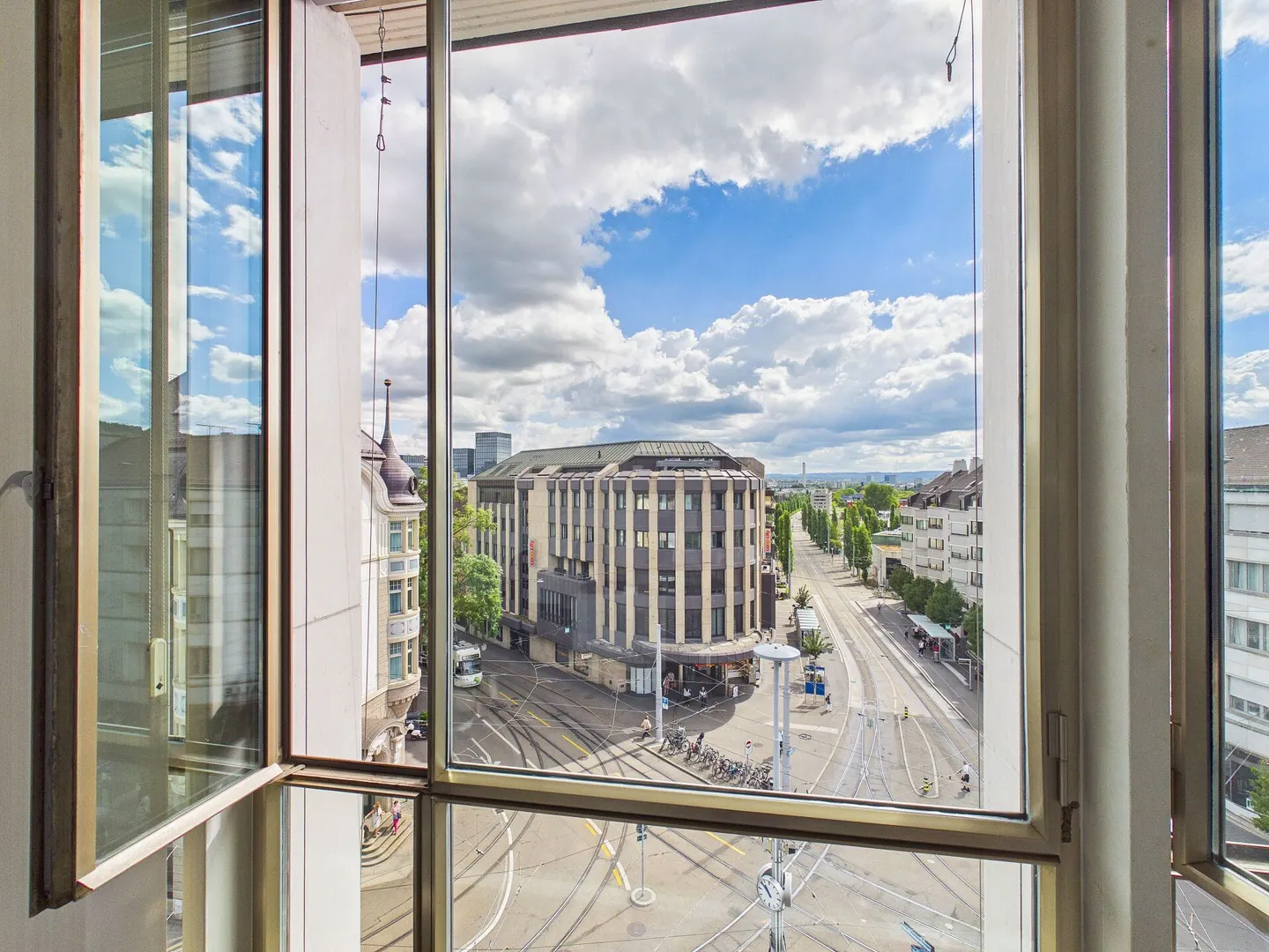 Fully furnished office in Zurich-Oerlikon - approx. 130 m², available immediately - Photo 1 of 13
