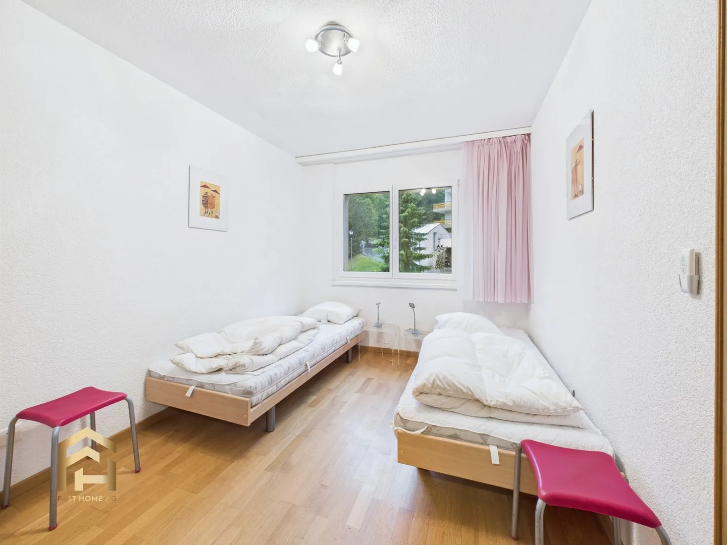 Appartamento elegante 3.5 con balcone e camino in posizione soleggiata di Leukerb - Foto 5 di 13