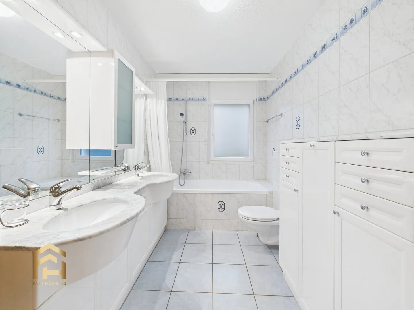 Appartamento elegante 3.5 con balcone e camino in posizione soleggiata di Leukerb - Foto 6 di 13