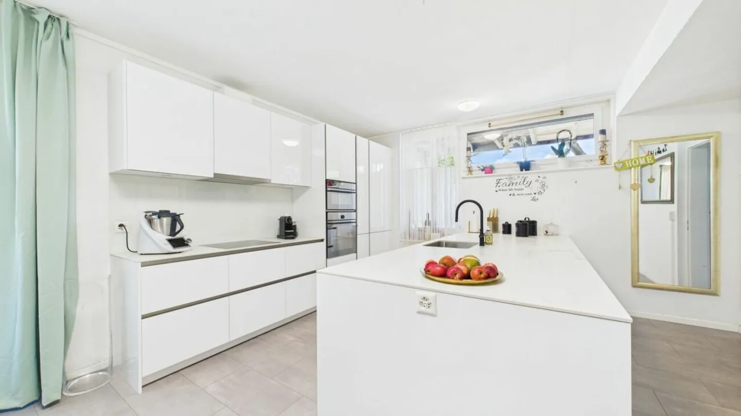 Family-friendly, bright & modern - Stylish garden apartment. - Photo 5 of 23