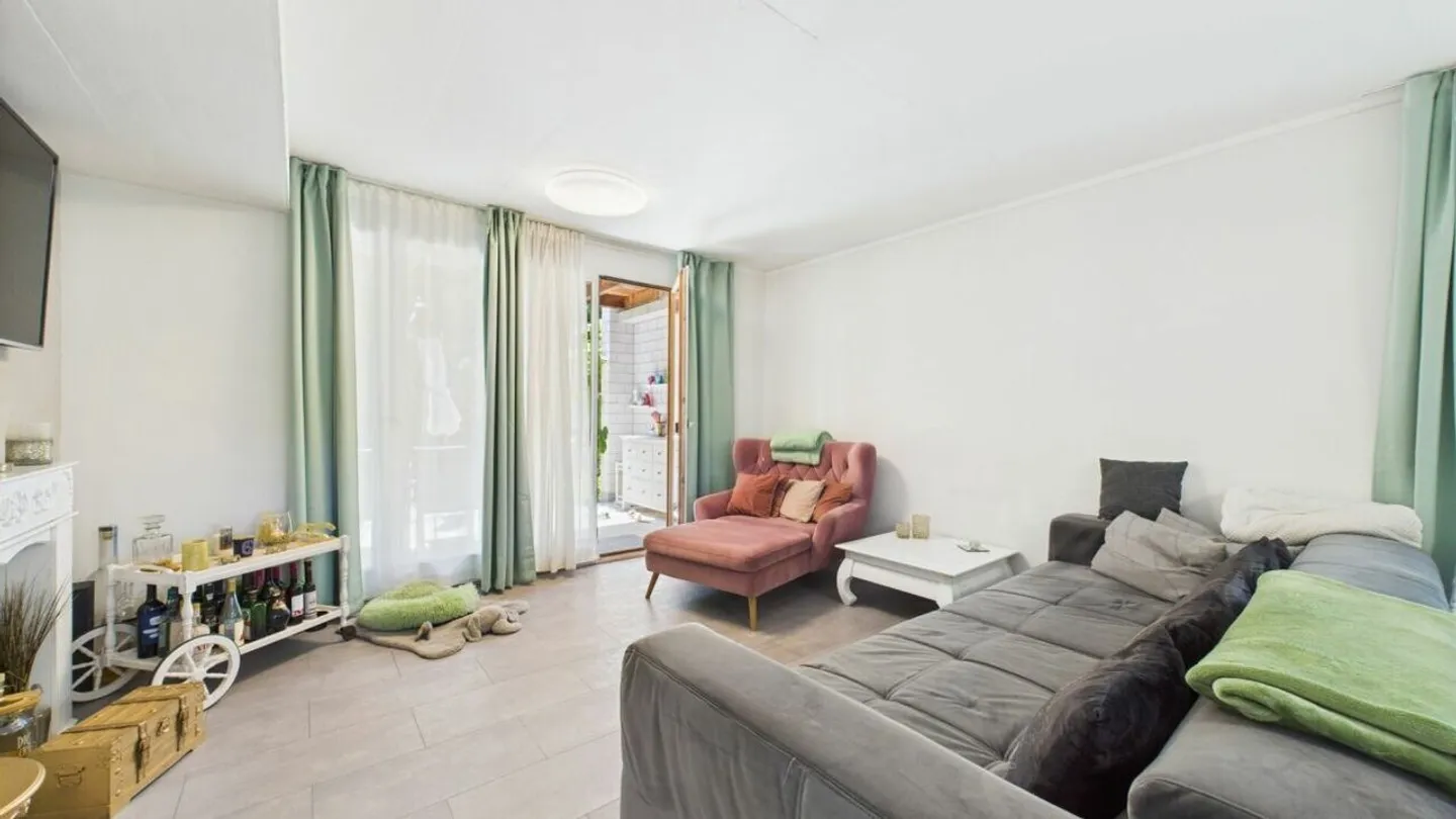 Family-friendly, bright & modern - Stylish garden apartment. - Photo 8 of 23