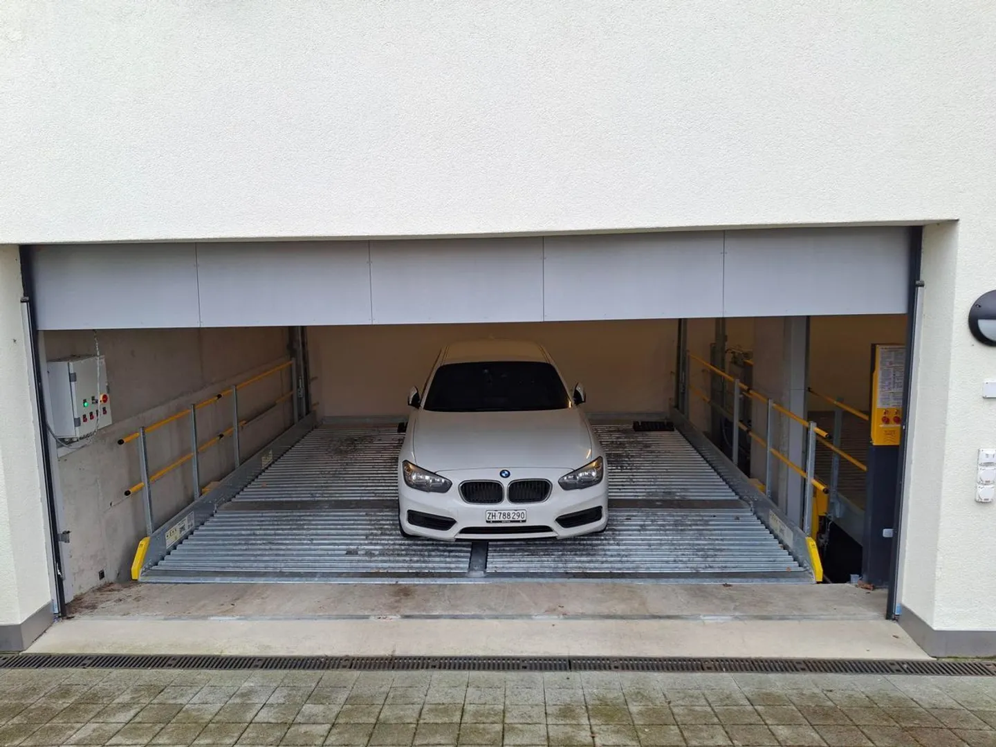 Modern Apartment with Balcony View - Photo 8 of 8