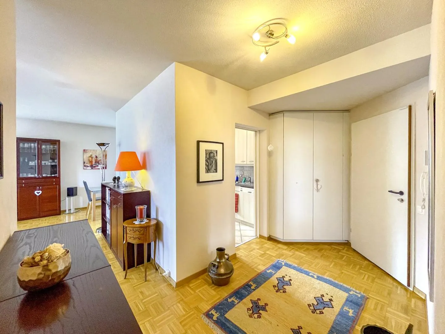 4.5 stanze, 110 m2, con 2 balconi e parcheggio interno? Nyon - Foto 11 di 16