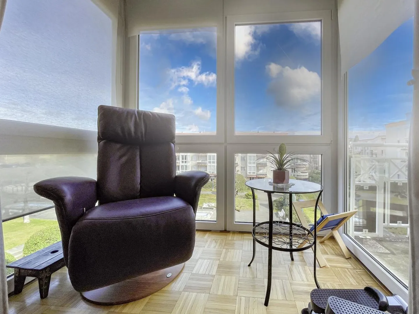 4.5 stanze, 110 m2, con 2 balconi e parcheggio interno? Nyon - Foto 12 di 16