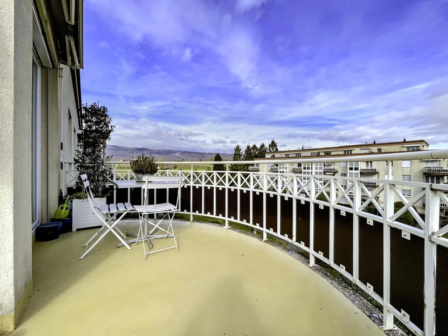 4.5 stanze, 110 m2, con 2 balconi e parcheggio interno? Nyon - Foto 15 di 16