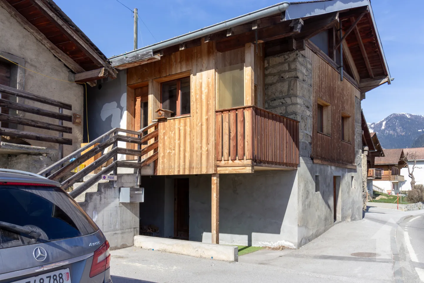 Renovierte 4,5-Zimmer-Scheune mit 107 m2 Wohnfläche und 40 m2 Garten - Foto 3 von 19