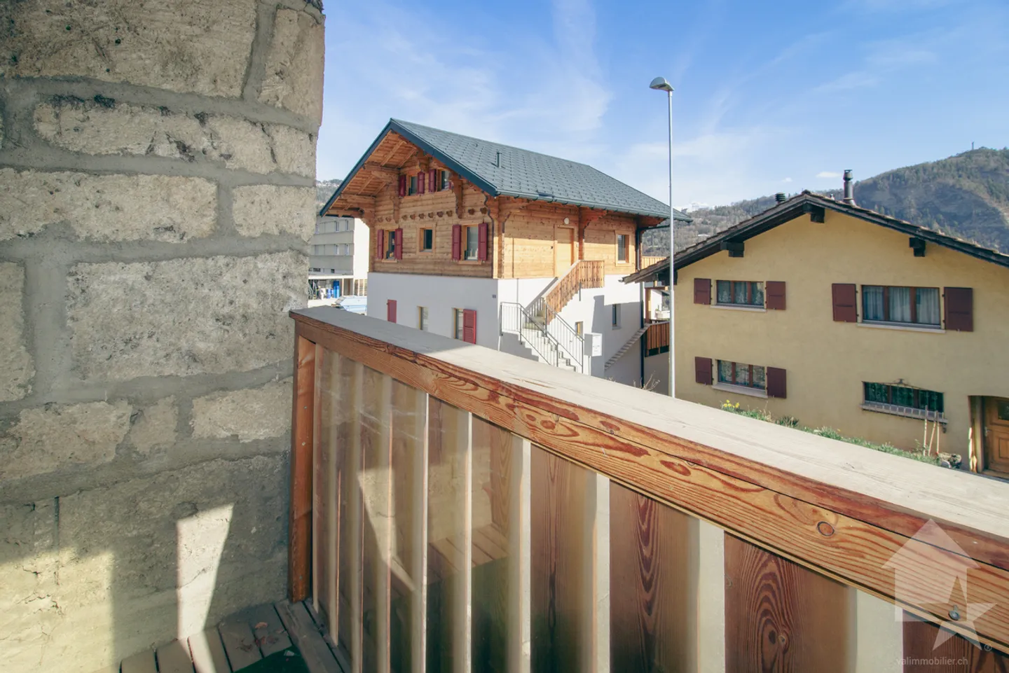 Renovierte 4,5-Zimmer-Scheune mit 107 m2 Wohnfläche und 40 m2 Garten - Foto 5 von 19