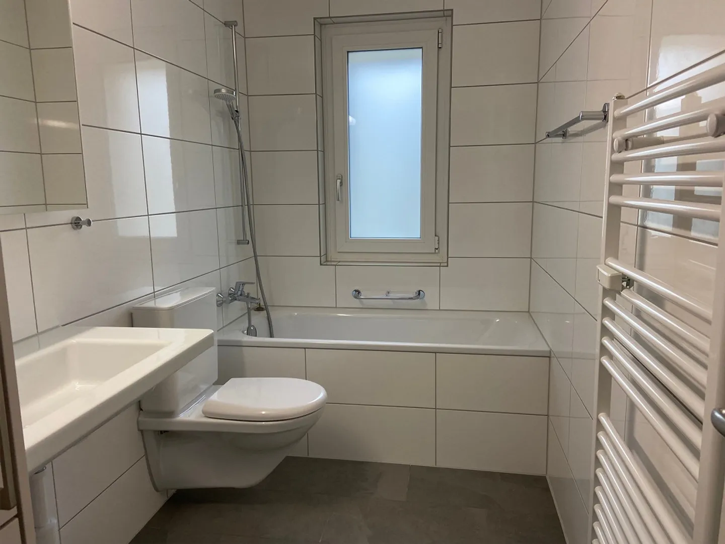 Appartement 3 1/2 pièces 1er étage gauche - Photo 2 sur 8