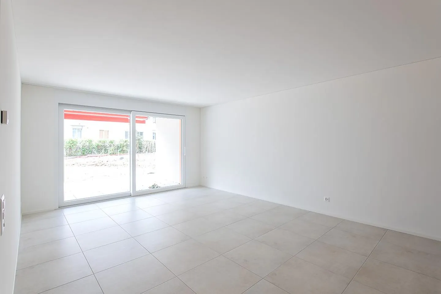 Appartamento moderno in zona tranquilla e soleggiata - Foto 2 di 6