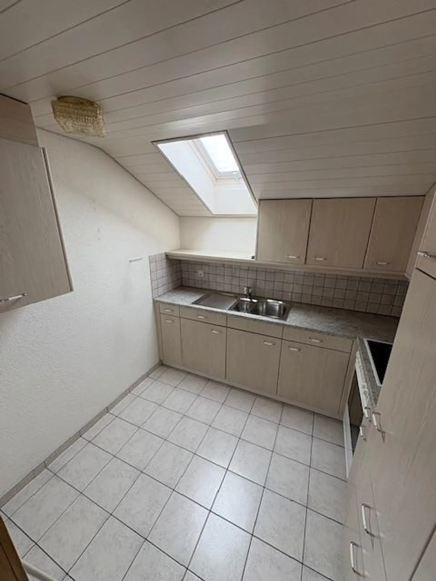 2-room apartment in the attic and storage room, including garage - Photo 9 of 21