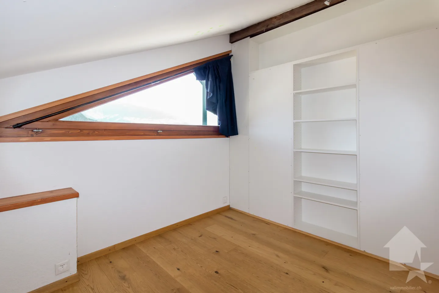 Renovierte 4,5-Zimmer-Scheune mit 107 m2 Wohnfläche und 40 m2 Garten - Foto 11 von 19