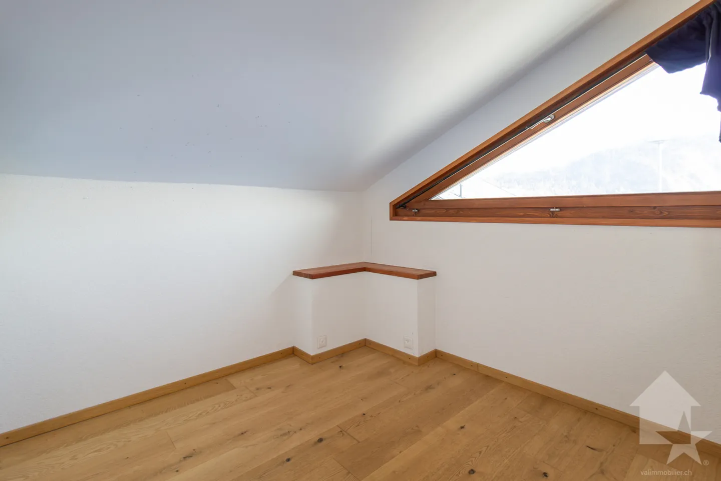 Renovierte 4,5-Zimmer-Scheune mit 107 m2 Wohnfläche und 40 m2 Garten - Foto 12 von 19