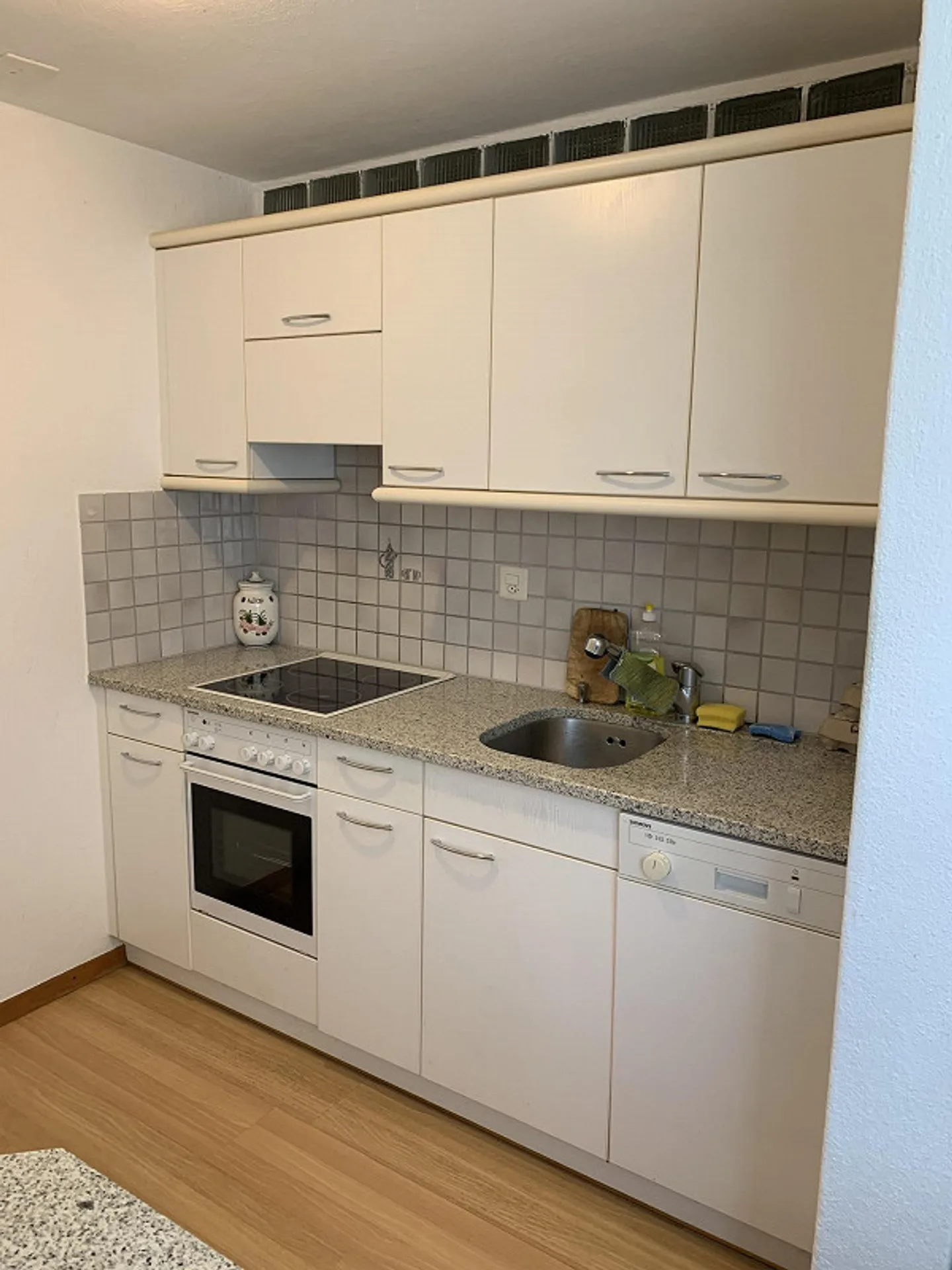 Grüsch à louer à la gare 1er mai 2026, éventuellement à la mi-avril - Photo 2 sur 7