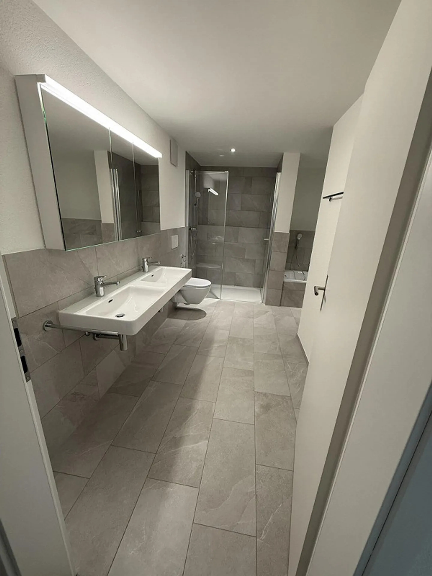 Completely renovated apartments in Niederhelfenschwil - Photo 6 of 10