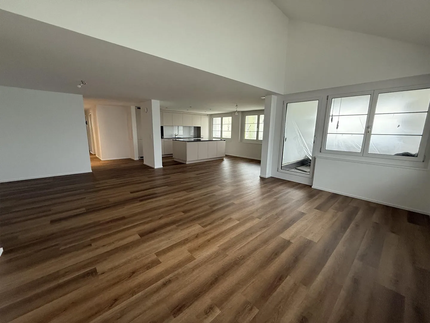 Completely renovated apartments in Niederhelfenschwil - Photo 8 of 10