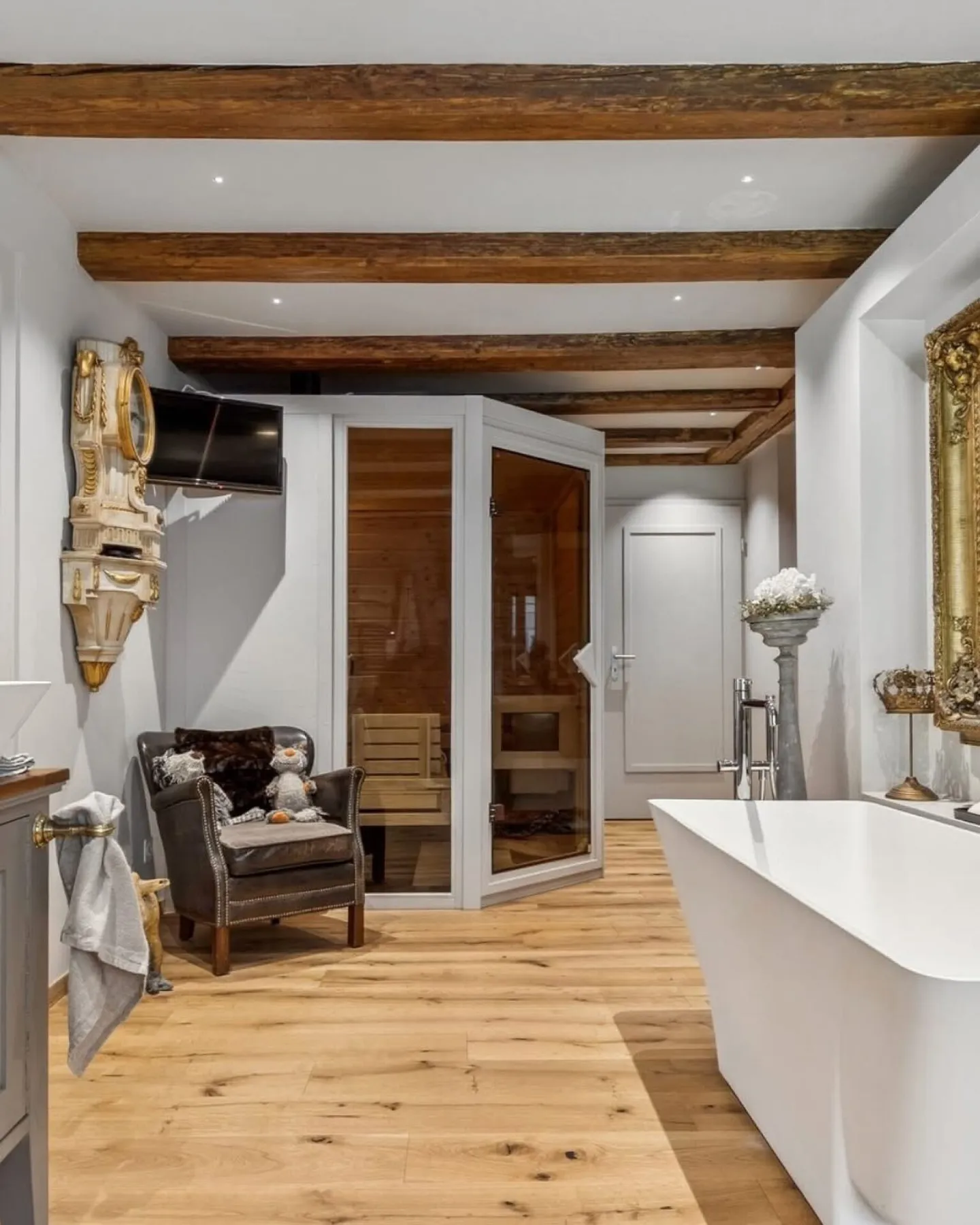 Proprietà con 2 appartamenti e fienile/casa estiva convertita - Foto 7 di 10
