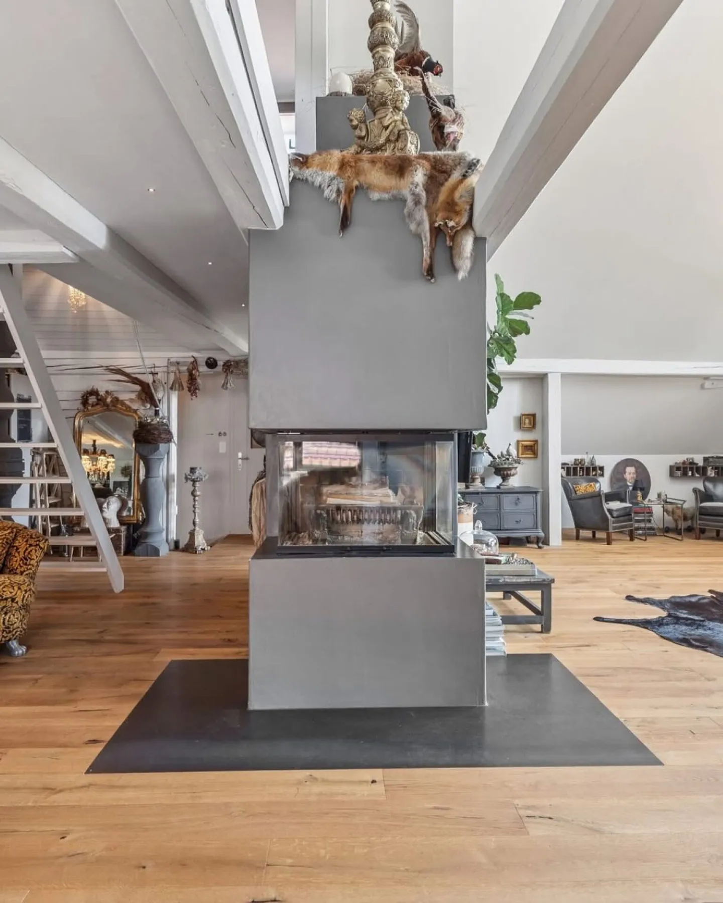 Proprietà con 2 appartamenti e fienile/casa estiva convertita - Foto 4 di 10