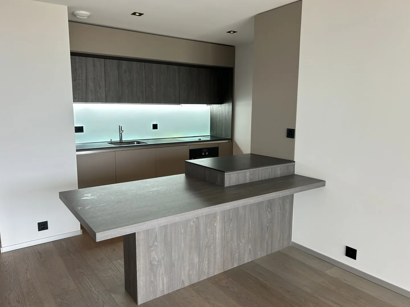 Terrace Apartment 2.5 Rooms in La Conversion - Photo 3 of 6