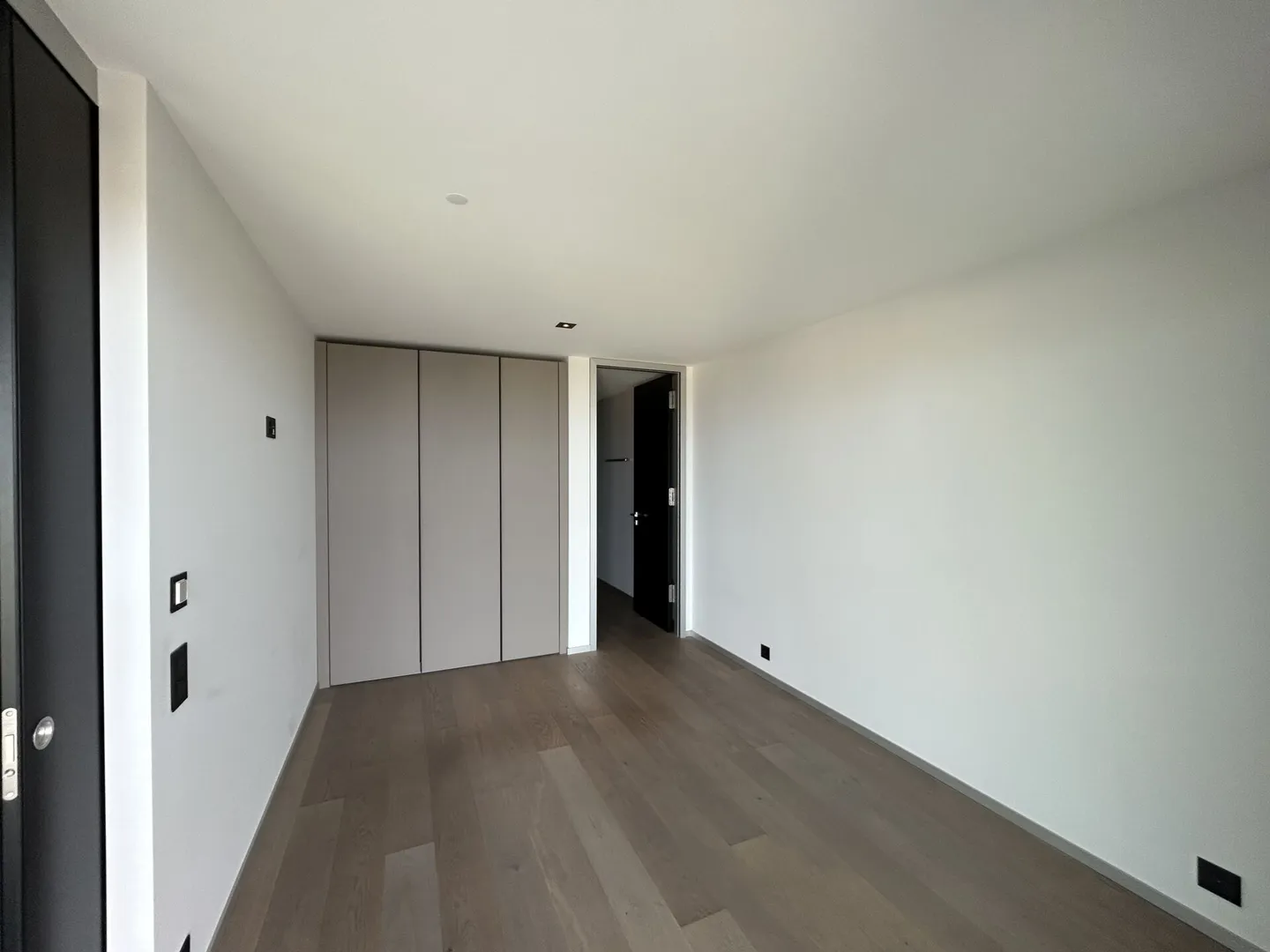 Terrace Apartment 2.5 Rooms in La Conversion - Photo 6 of 6