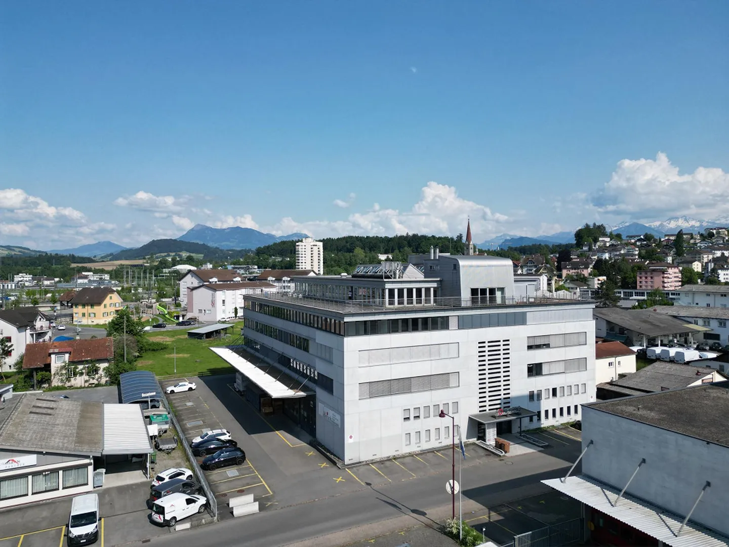 193 m2 espace de combles lumineux avec vue dégagée et grande terrasse - Photo 17 sur 24