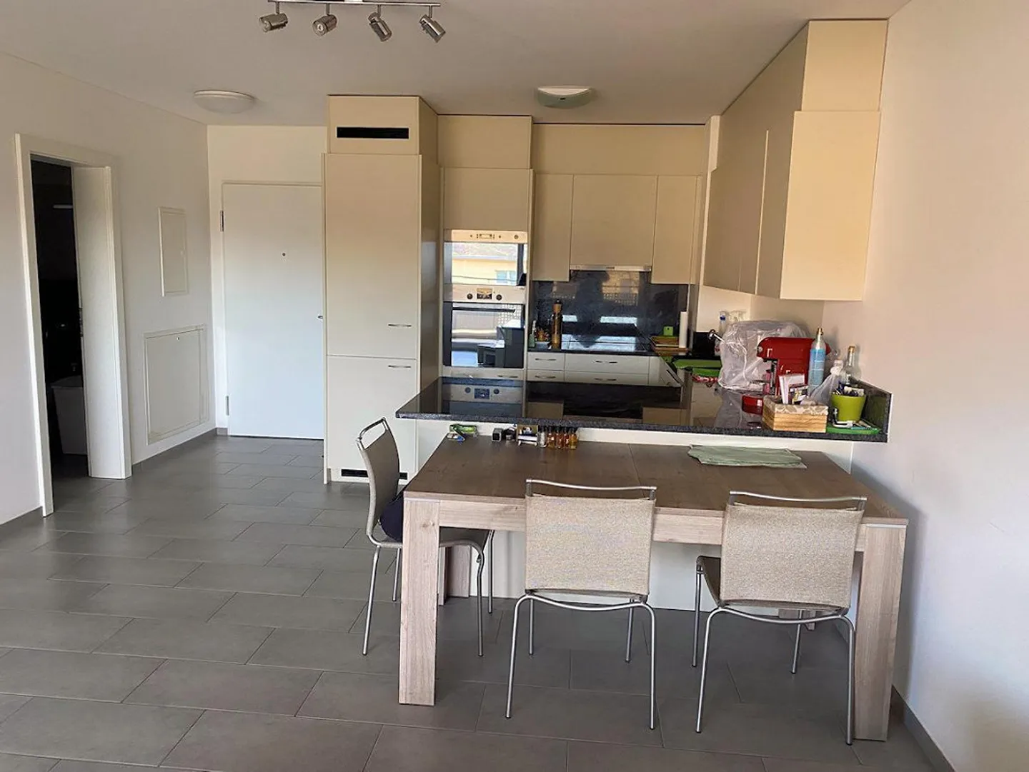 Mendrisio, 2.5 locali con piscina, wellness e parco - Foto 4 di 13