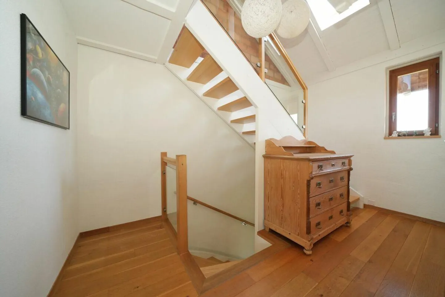 Stylishly modernized, semi-detached single-family house with sunny garden - Photo 7 of 12