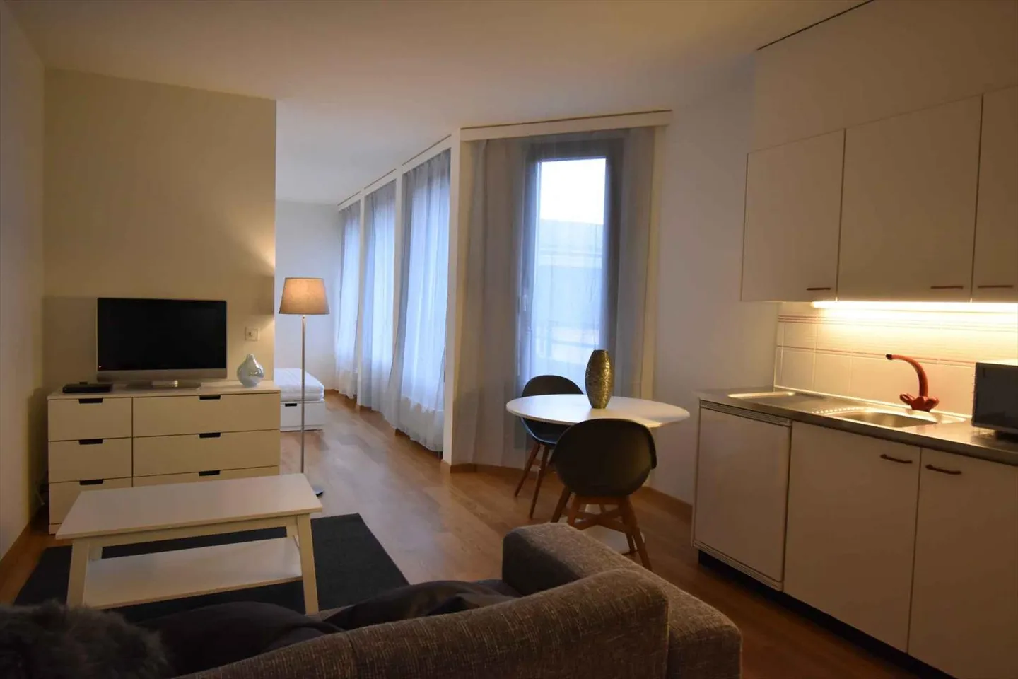 Furnished 1-room apartment - Photo 7 of 12