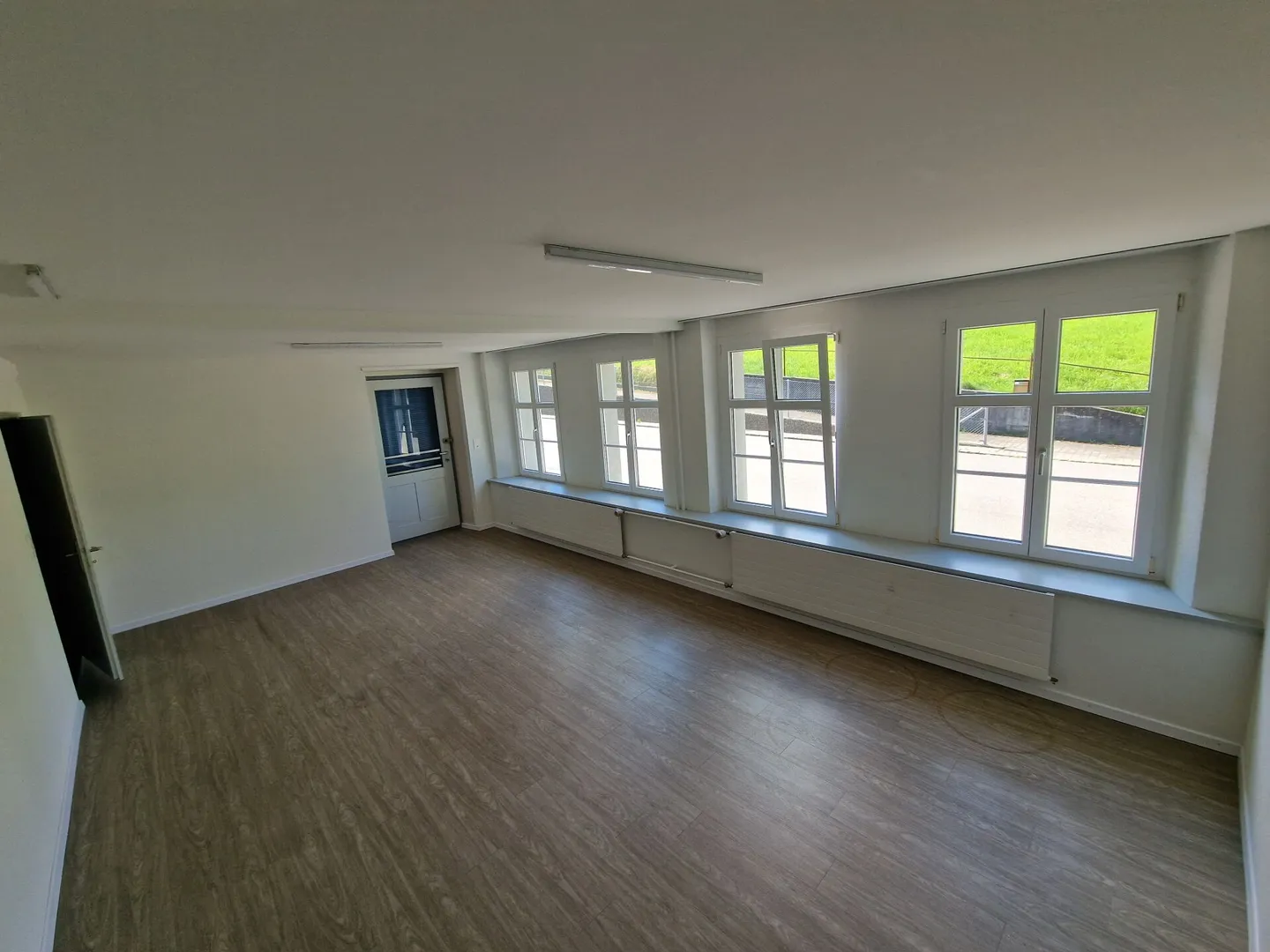 Einzigartiges Einfamilienhaus zu vermieten in Grub - Foto 3 von 10