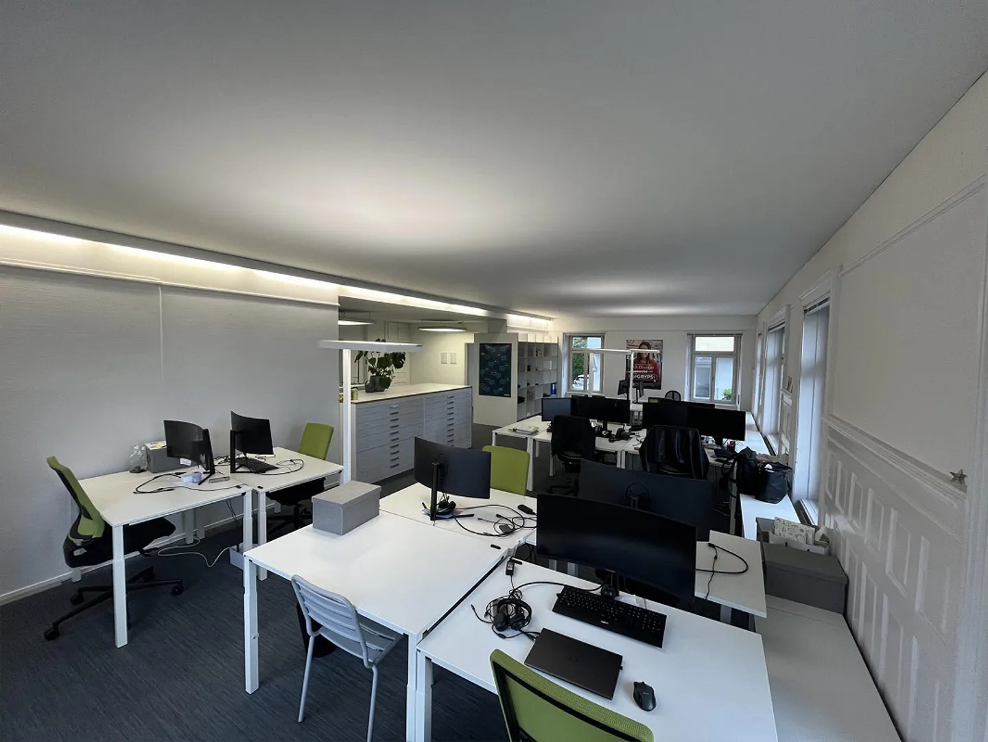 Bright Office in Prime Location - 2 Min. to Rapperswil Train Station - Photo 3 of 7