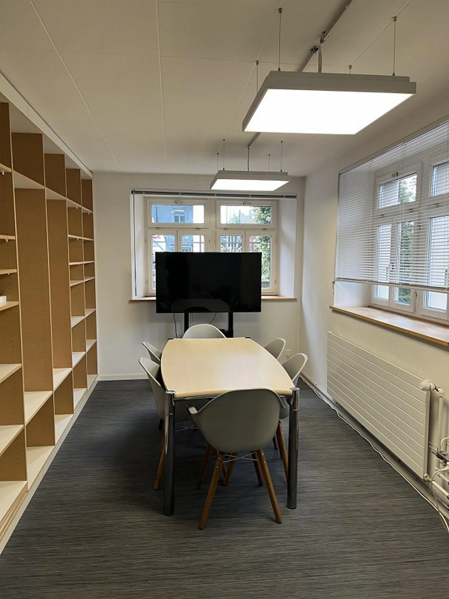 Bright Office in Prime Location - 2 Min. to Rapperswil Train Station - Photo 6 of 7