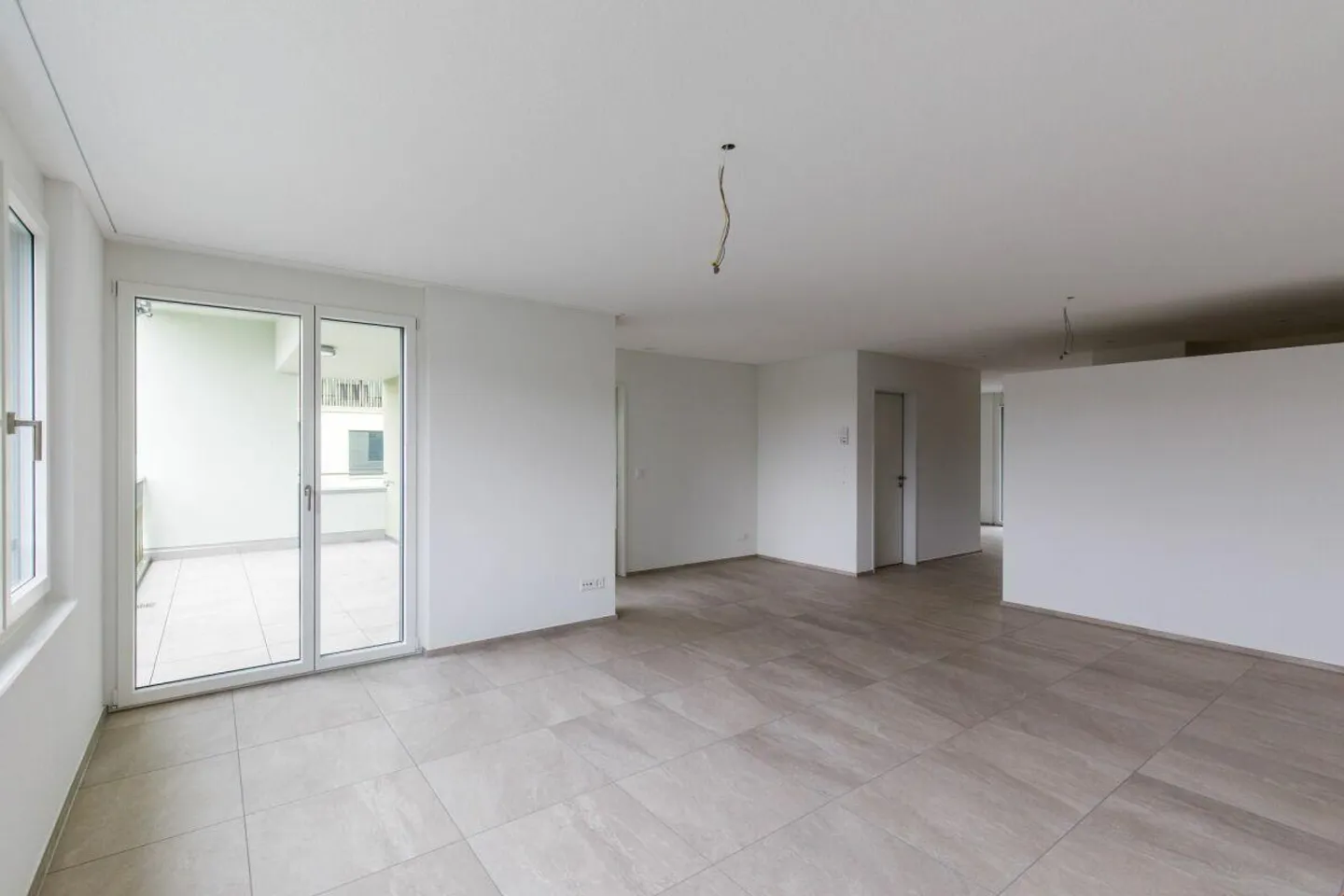 Moderne 3½-Zimmerwohnung in Blumenau - Foto 4 von 11