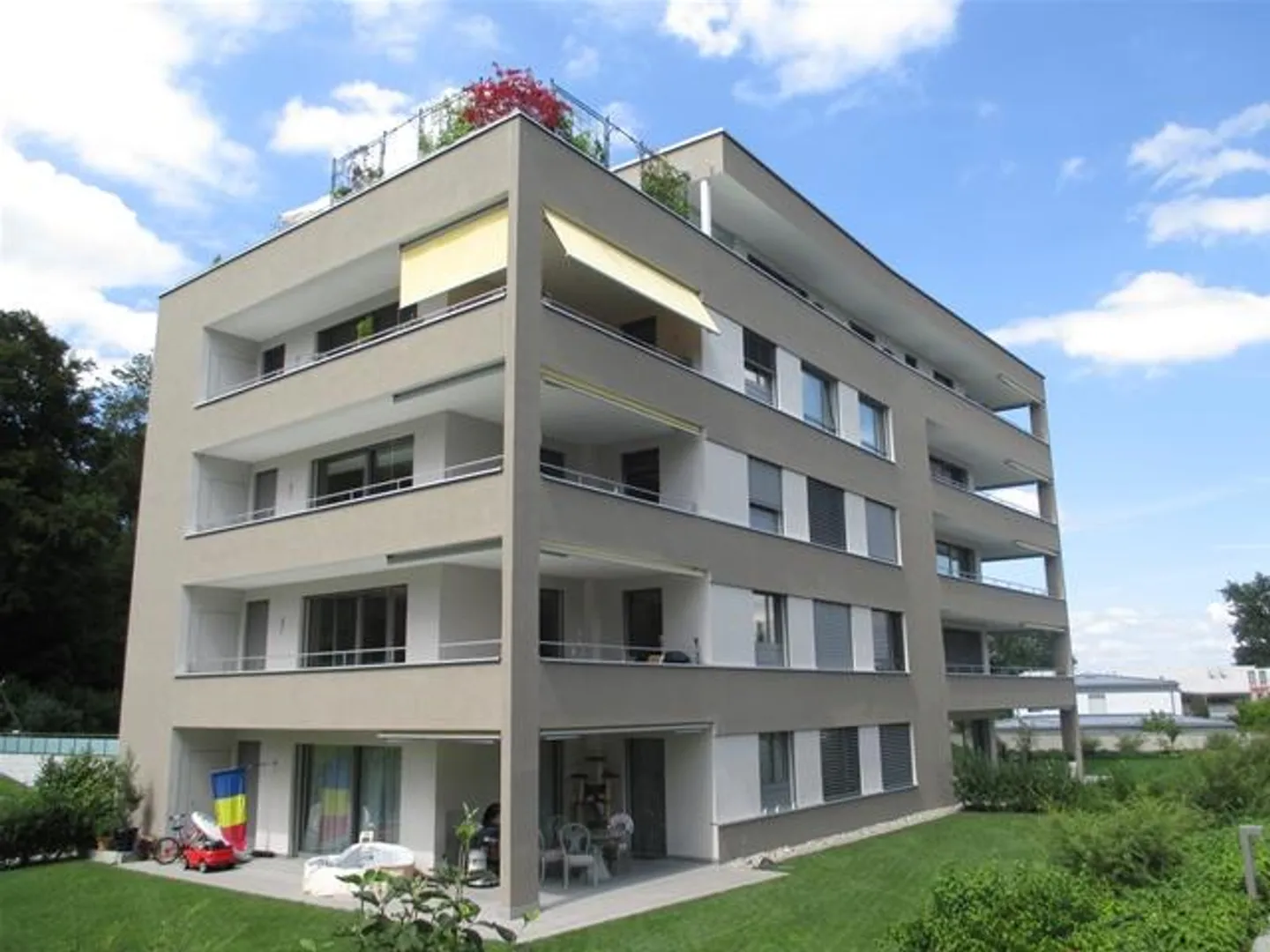 Living with a View - Bright 5.5-Room Apartment in a Recreation Area - Photo 1 of 10
