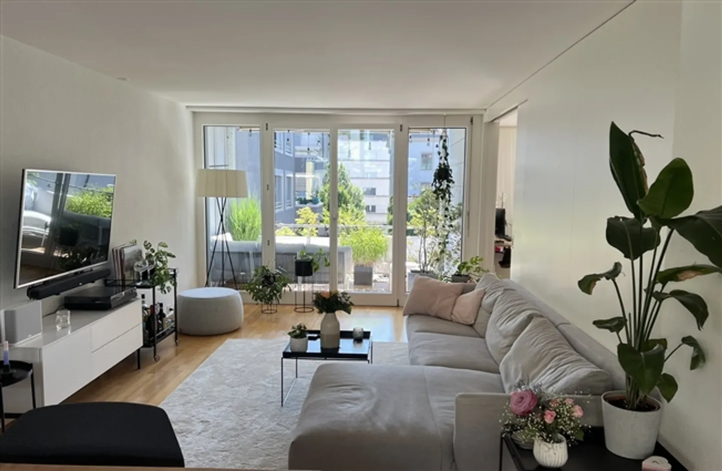 3½ PIÈCE APPARTEMENT À ZURICH - DISTRICT 8 SEEFELD/MÜHLEBACH, MEUBLÉ, TEMPORAIRE - Photo 1 sur 10