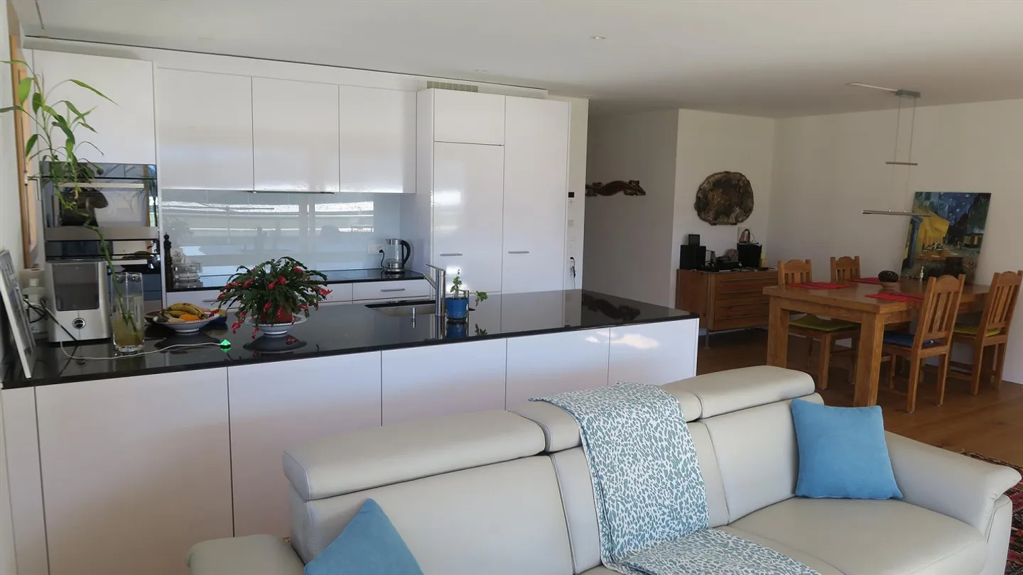 Appartamento da sogno 4,5 locali, 2 posti auto inclusi stazione di ricarica, stanza hobby - Foto 5 di 18