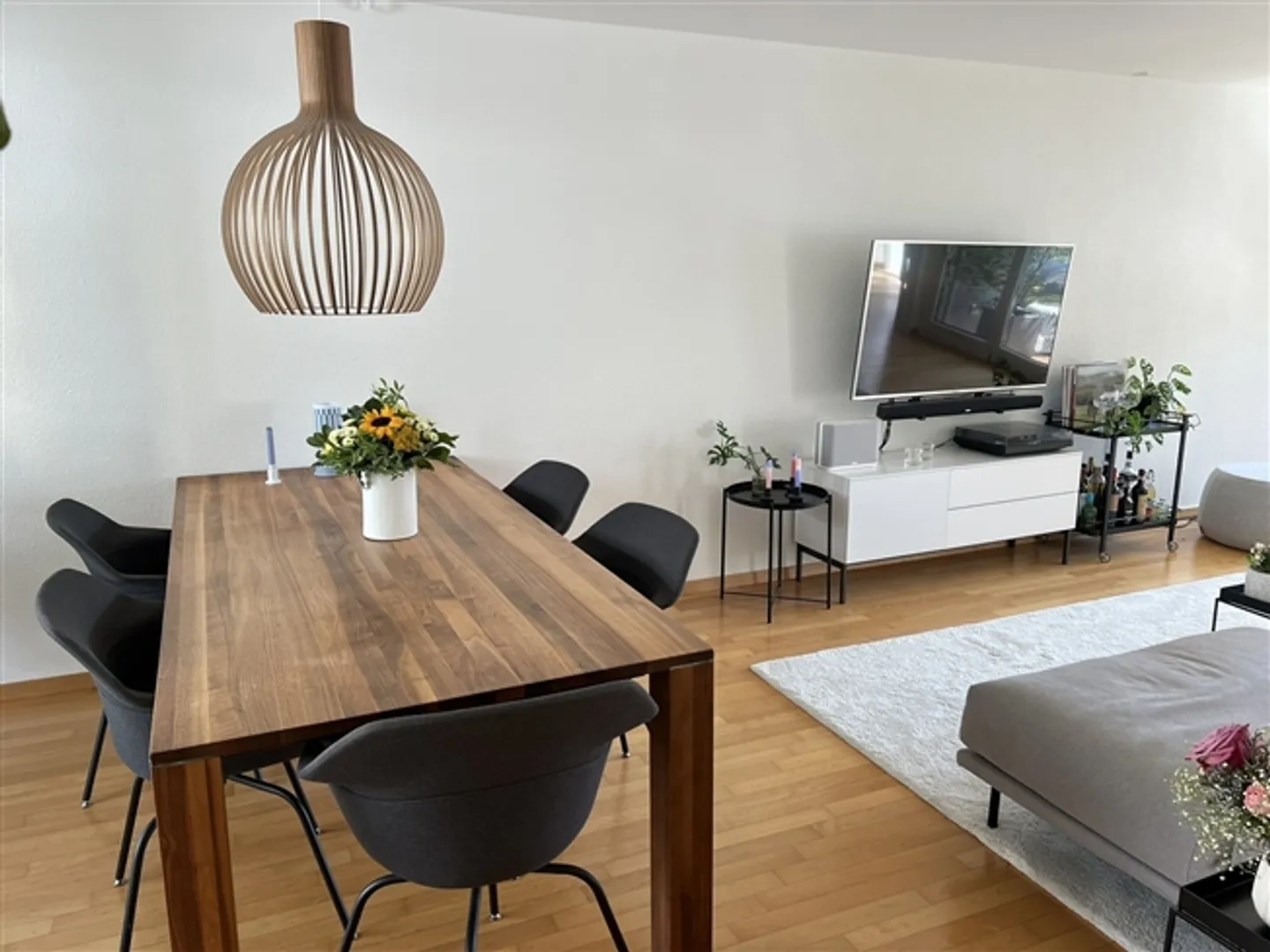 3½ PIÈCE APPARTEMENT À ZURICH - DISTRICT 8 SEEFELD/MÜHLEBACH, MEUBLÉ, TEMPORAIRE - Photo 2 sur 10