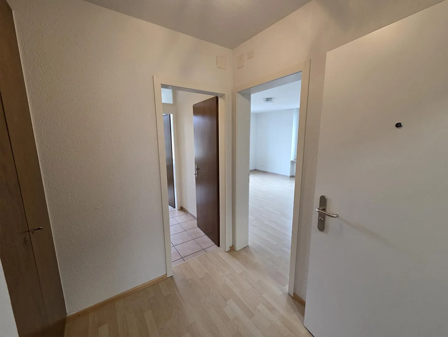 Appartamento accogliente in posizione centrale a Neuhausen in affitto - Foto 2 di 5