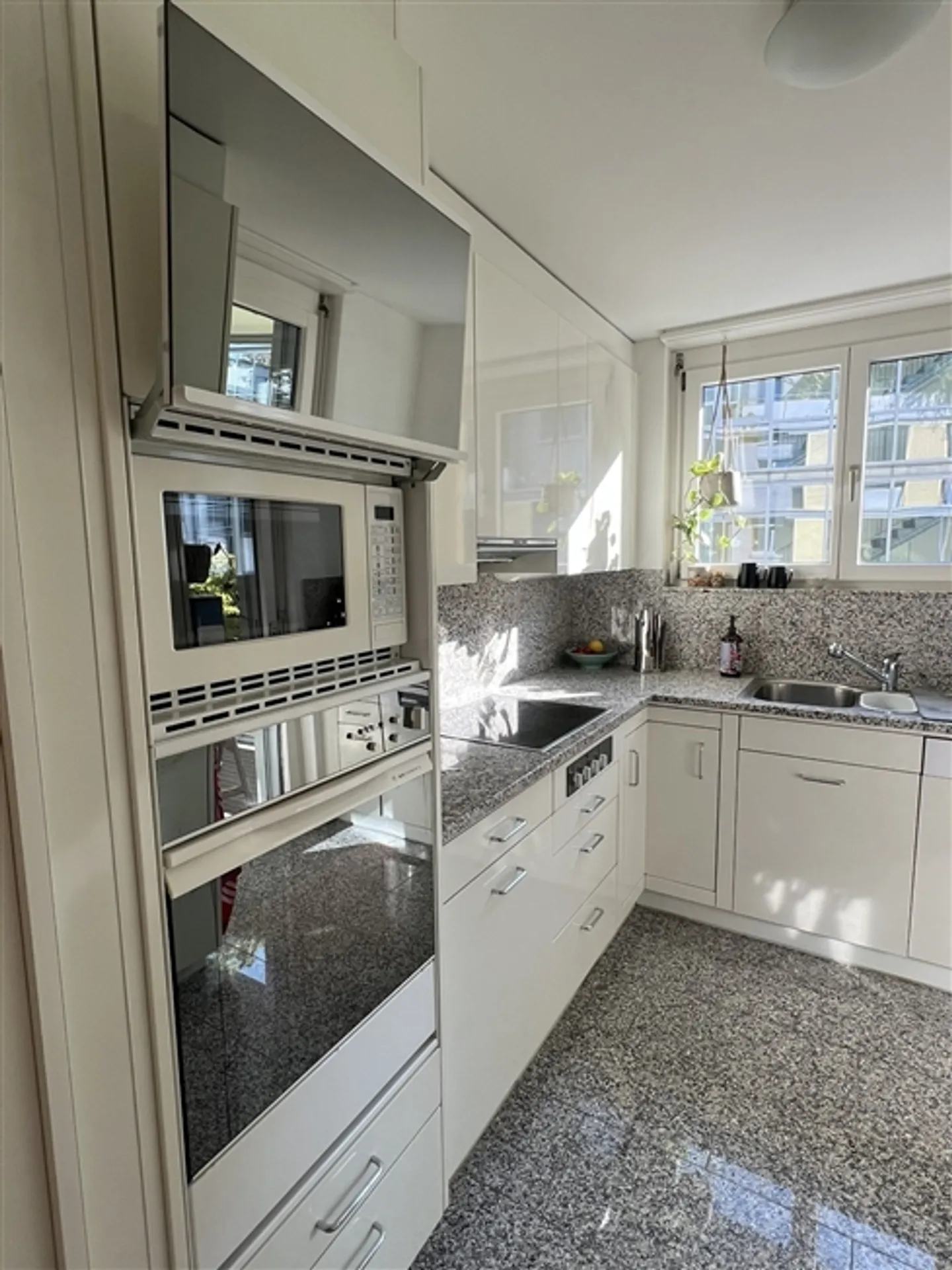 3½ PIÈCE APPARTEMENT À ZURICH - DISTRICT 8 SEEFELD/MÜHLEBACH, MEUBLÉ, TEMPORAIRE - Photo 4 sur 10