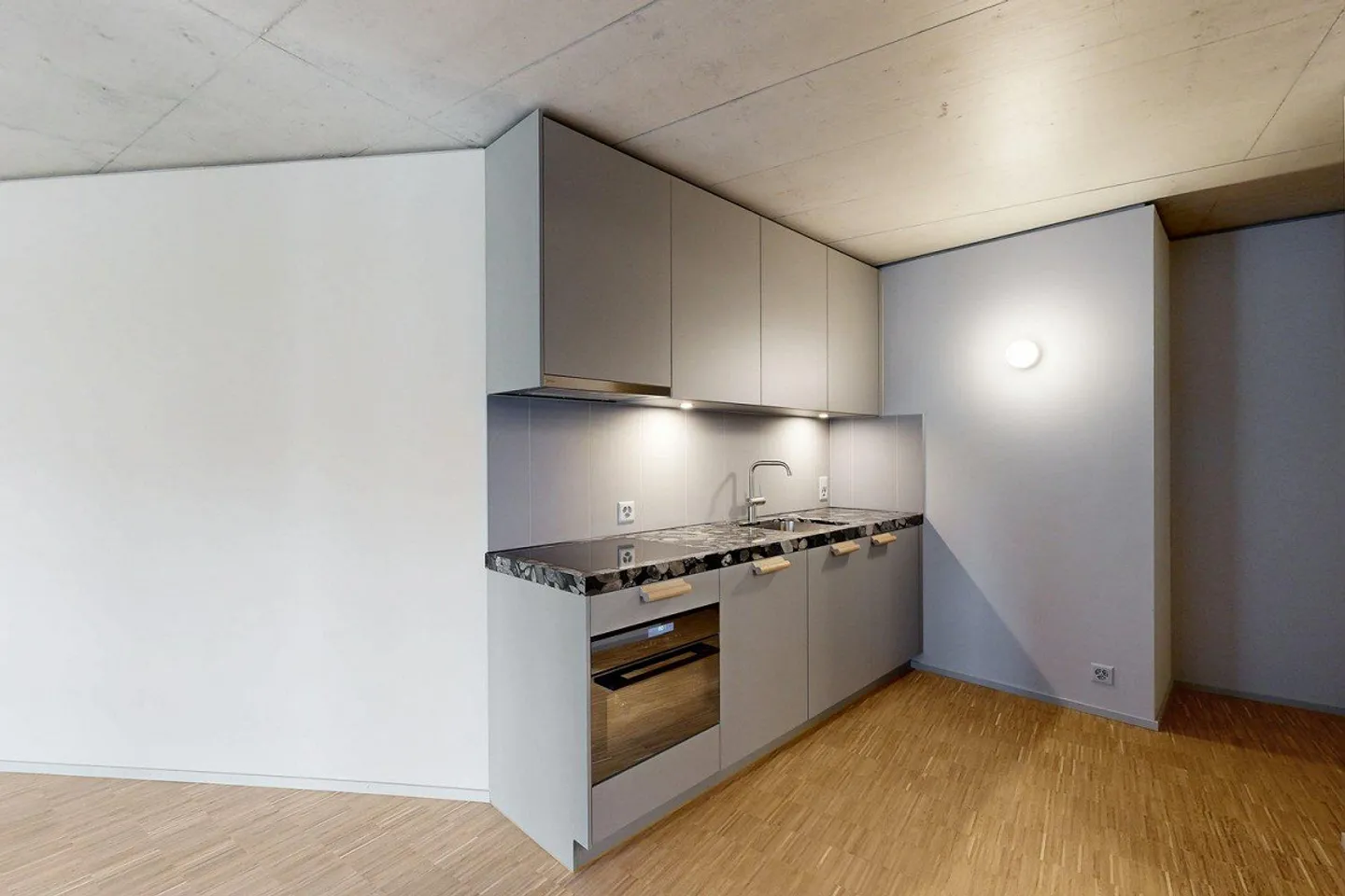 URBAN & ELEGANT: First Rental "SPHINX" - Photo 2 of 6