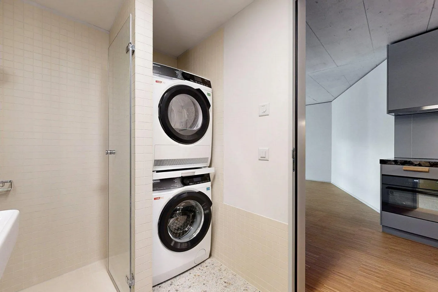 URBAN & ELEGANT: First Rental "SPHINX" - Photo 5 of 6