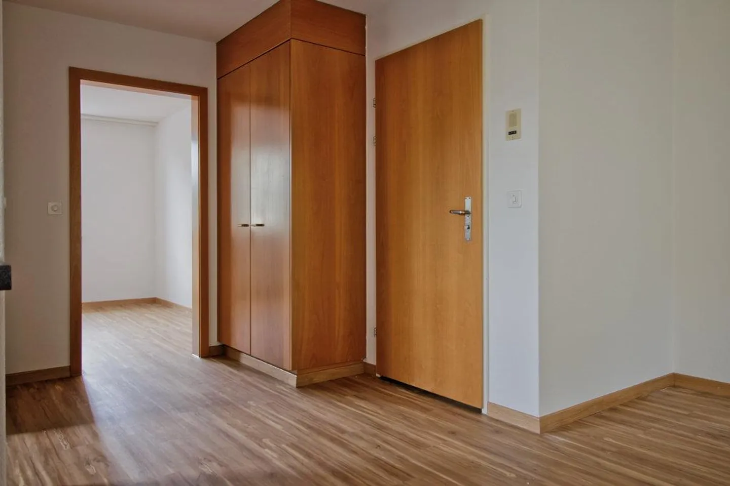 Appartement lumineux et spacieux de 2 pièces dans un emplacement calme - Photo 2 sur 7