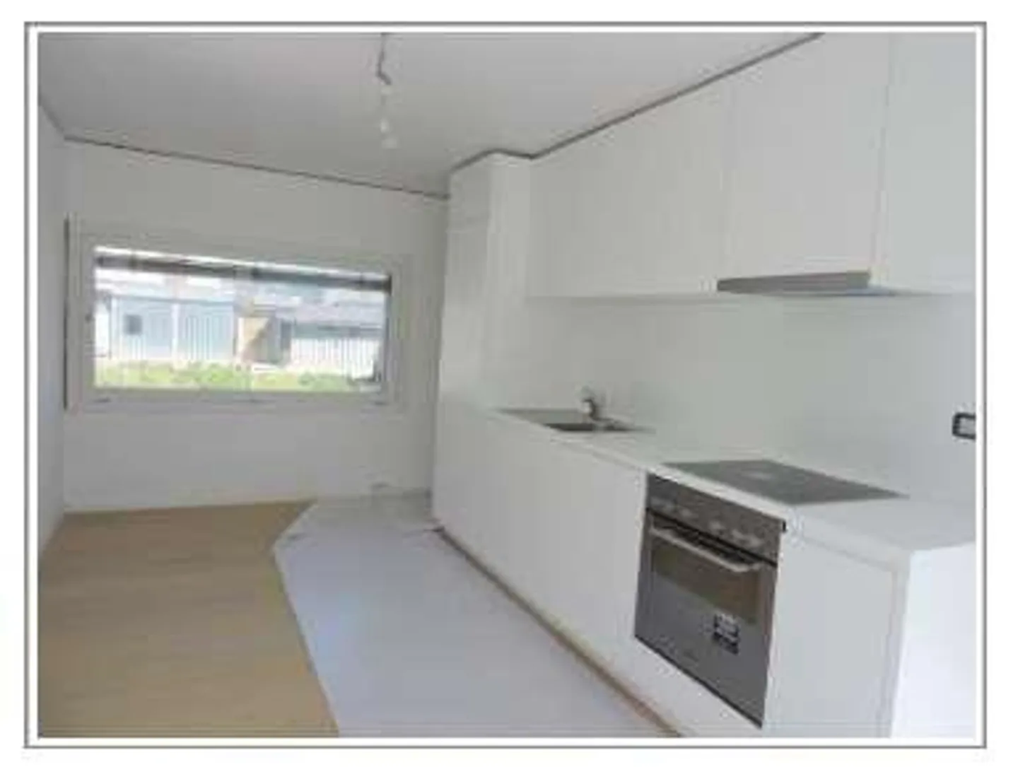 Riva San Vitale contemporary house between lake and mountains in a quiet and sunny position - Photo 4 of 13
