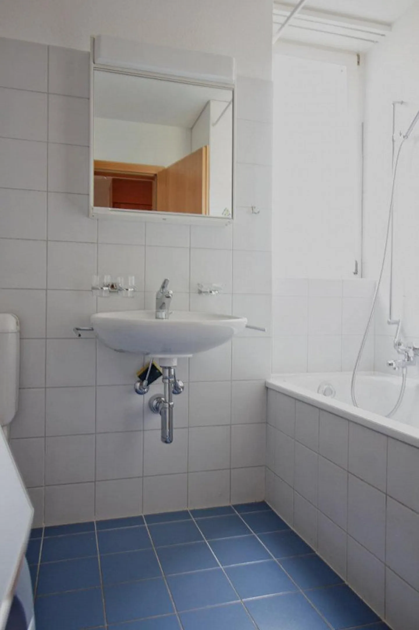 Appartement lumineux et spacieux de 2 pièces dans un emplacement calme - Photo 5 sur 7