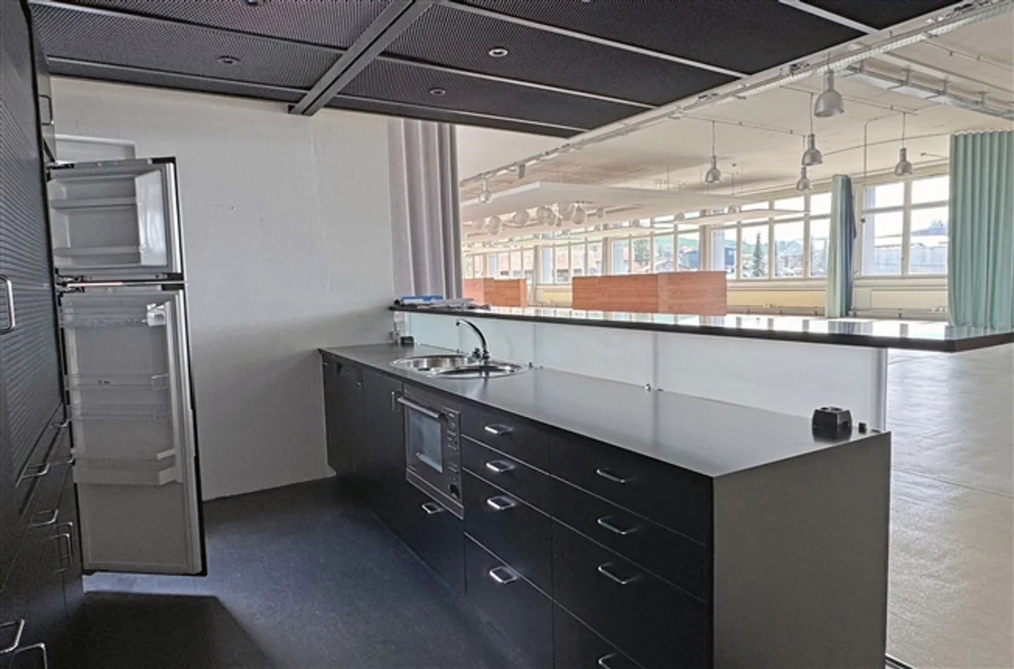 "Office/Exhibition/Practice/Studio etc. and Parking Spaces - Biglen" - Photo 8 of 10