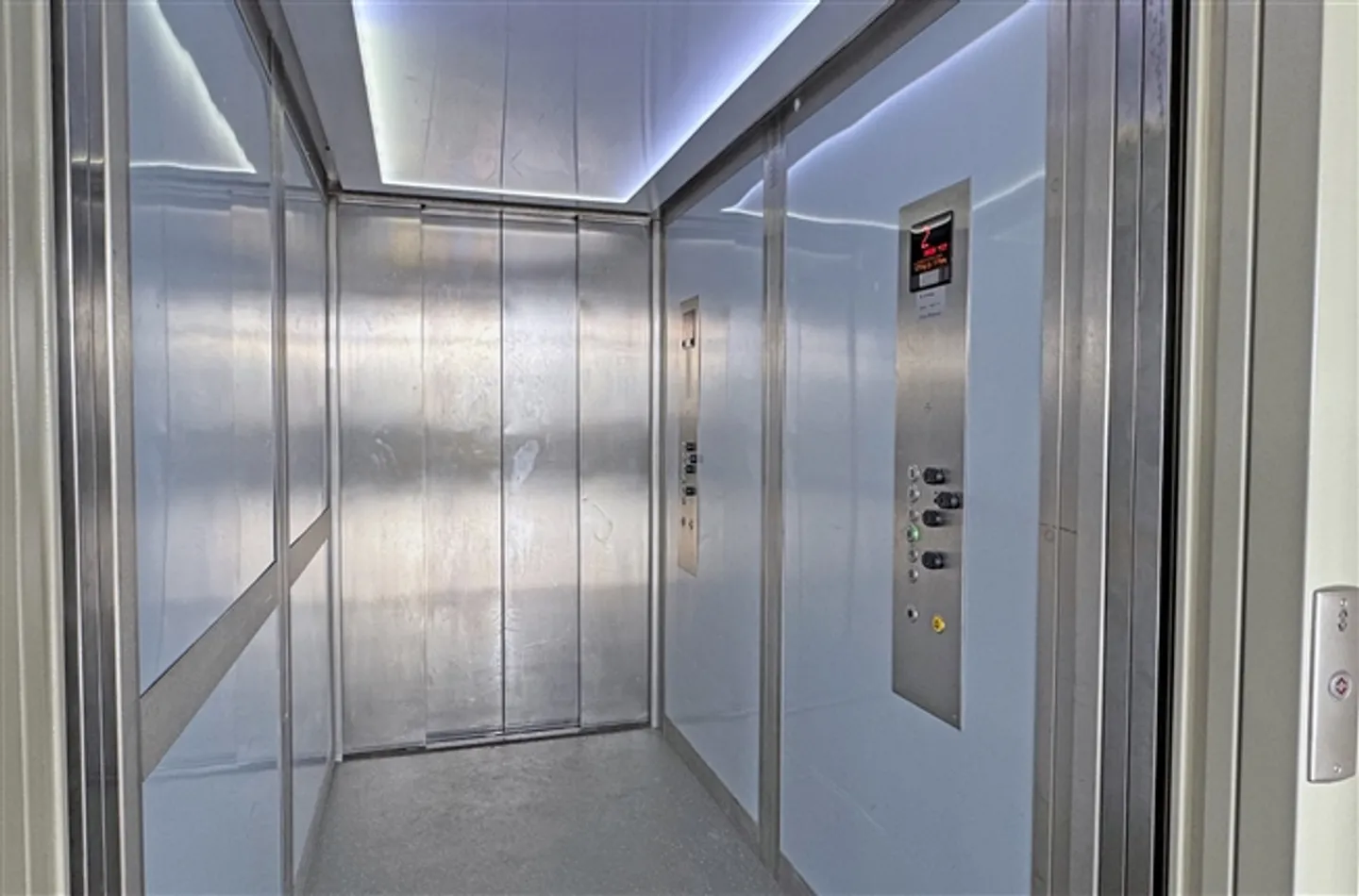 "Office/Exhibition/Practice/Studio etc. and Parking Spaces - Biglen" - Photo 10 of 10